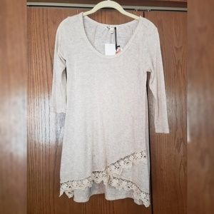 Half sleeve top, NEVER WORN